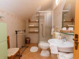 Apartments Roda - Standard One Bedroom Apartment with Terrace Helena - ST Apartment in Split-Dalmatia County