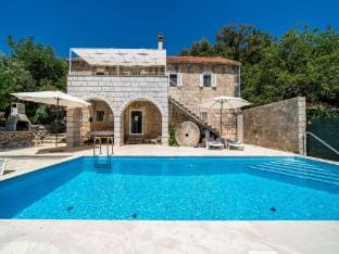 House Kocan-Four Bedroom Villa with Terrace and Swimming Pool Vacation rental in Dubrovnik-Neretva County