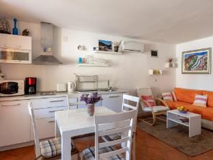Holiday Home Anima Maris- Duplex Two Bedroom Holiday Home with Terrace and Sea View Vacation rental in Dubrovnik-Neretva County