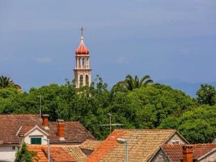 Apartments Lenka - Two Bedroom Apartment with Garden Terrace A4 Apartment in Split-Dalmatia County