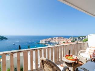 Apartments Bonavista - Superior Two Bedroom Apartment with Balcony and Sea View A1 Apartment in Dubrovnik