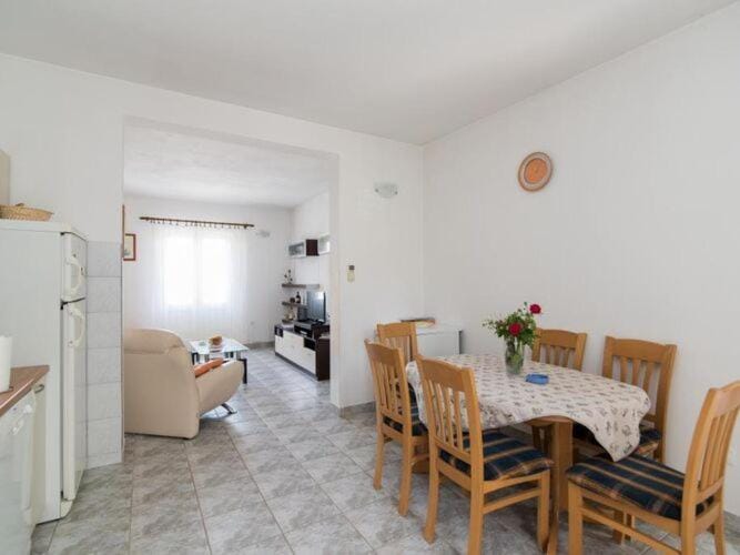 Apartment Alana - Two Bedroom Apartment with Terrace and Sea View - ST Apartment in Split-Dalmatia County