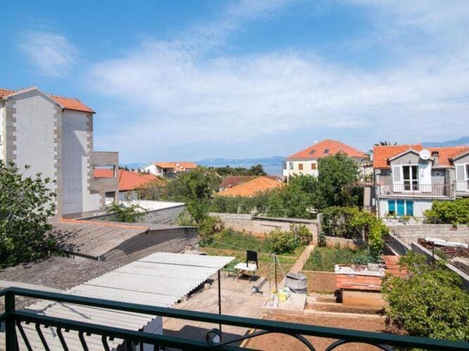 Apartment Alana - Two Bedroom Apartment with Terrace and Sea View - ST Apartment in Split-Dalmatia County