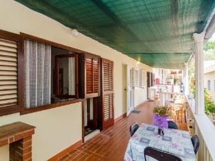 Apartments Rasica Molunat - Triple Room Sea View Apartment in Dubrovnik-Neretva County