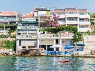 Apartments Rasica Molunat - Triple Room Sea View Apartment in Dubrovnik-Neretva County