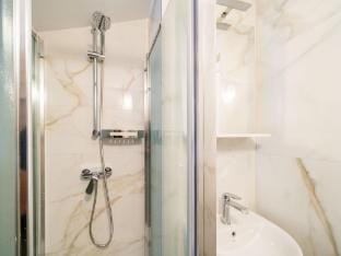 Apartments amp Rooms Barisic - Double Room with Balcony and Garden ViewSecond Floor-Soba 1 Apartment in Dubrovnik-Neretva County
