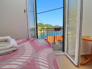 Apartment Mambo , Mljet - Duplex Apartment with Terrace and Sea View Apartment in Dubrovnik-Neretva County