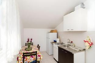 Apartment Sutvid with one bedroom Apartment in Dubrovnik-Neretva County
