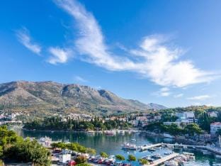 Apartment with balcony and Sea view Apartment in Cavtat