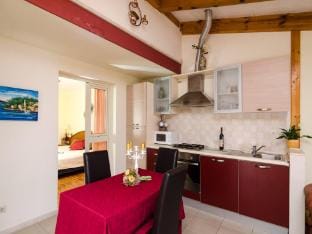 Apartments Villa Bell Memories- Two Bedroom Apartment with Shared Terrace and Sea View A5 Apartment in Cavtat