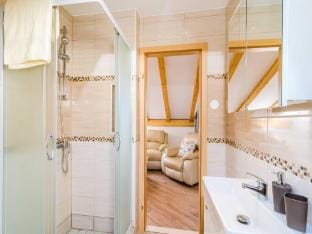 Apartments Knego - Two Bedroom Apartment with Balcony and Sea View Apartment in Mlini