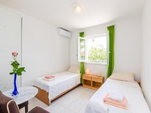 Villa Bind - Twin Room with Patio and Garden View R1 Apartment in Cavtat