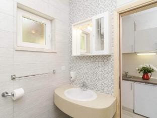 Apartments Matusko Mljet  - One Bedroom Apartment with Balcony and Sea View Apartment in Korita, Mljet