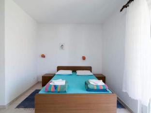 Apartments Boguvila - Studio with Terrace A4 - ST Apartment in Split-Dalmatia County