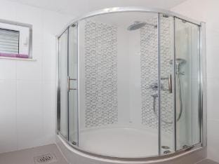 Apartments Villa Enzian - Comfort Two Bedroom Apartment with Balcony and Sea View Apartment in Mlini