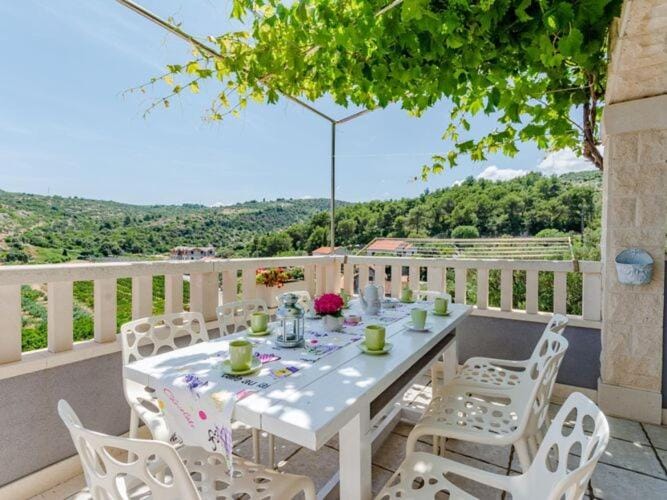 Apartment Blue Oasis - Three Bedroom Apartment ST Villa in Split-Dalmatia County