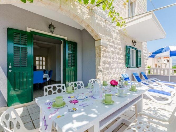 Apartment Blue Oasis - Three Bedroom Apartment ST Villa in Split-Dalmatia County