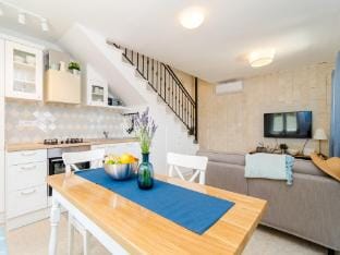 Bedroom villa with terrace and pool Villa in Dubrovnik-Neretva County
