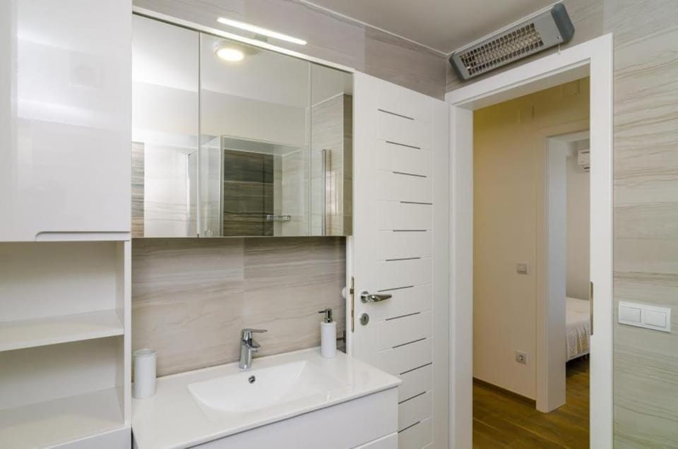 Apartment Lula - Superior Two-Bedroom Apartment with Balcony and Sea View Apartment in Dubrovnik-Neretva County