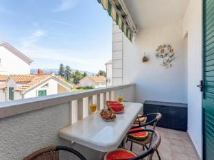 Apartment Zara - Two Bedroom Apartment with Balcony - ST Apartment in Split-Dalmatia County