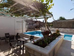 Guest House Kusalo- Studio Apartment with Patio Studio 1 Apartment in Dubrovnik