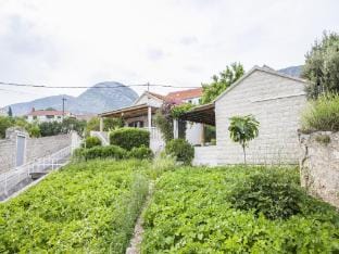 Apartments Magdalena - Bungalow with terrace A1 Apartment in Bol