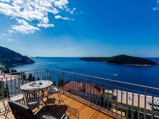 Amorino of Dubrovnik Apartment - Two Bedroom Apartment with Terrace and Sea View Apartment in Dubrovnik