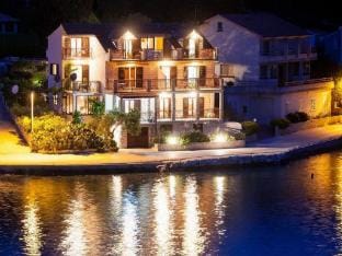 Apartments Malo Lago - One-Bedroom Apartment with Balcony and Sea View - 2nd floor Apartment 5 Apartment in Dubrovnik-Neretva County