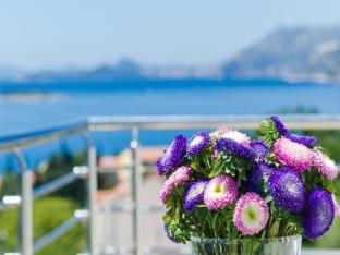 Apartment Feel Phili - Two Bedroom Apartment with Balcony and Sea View Apartment in Cavtat