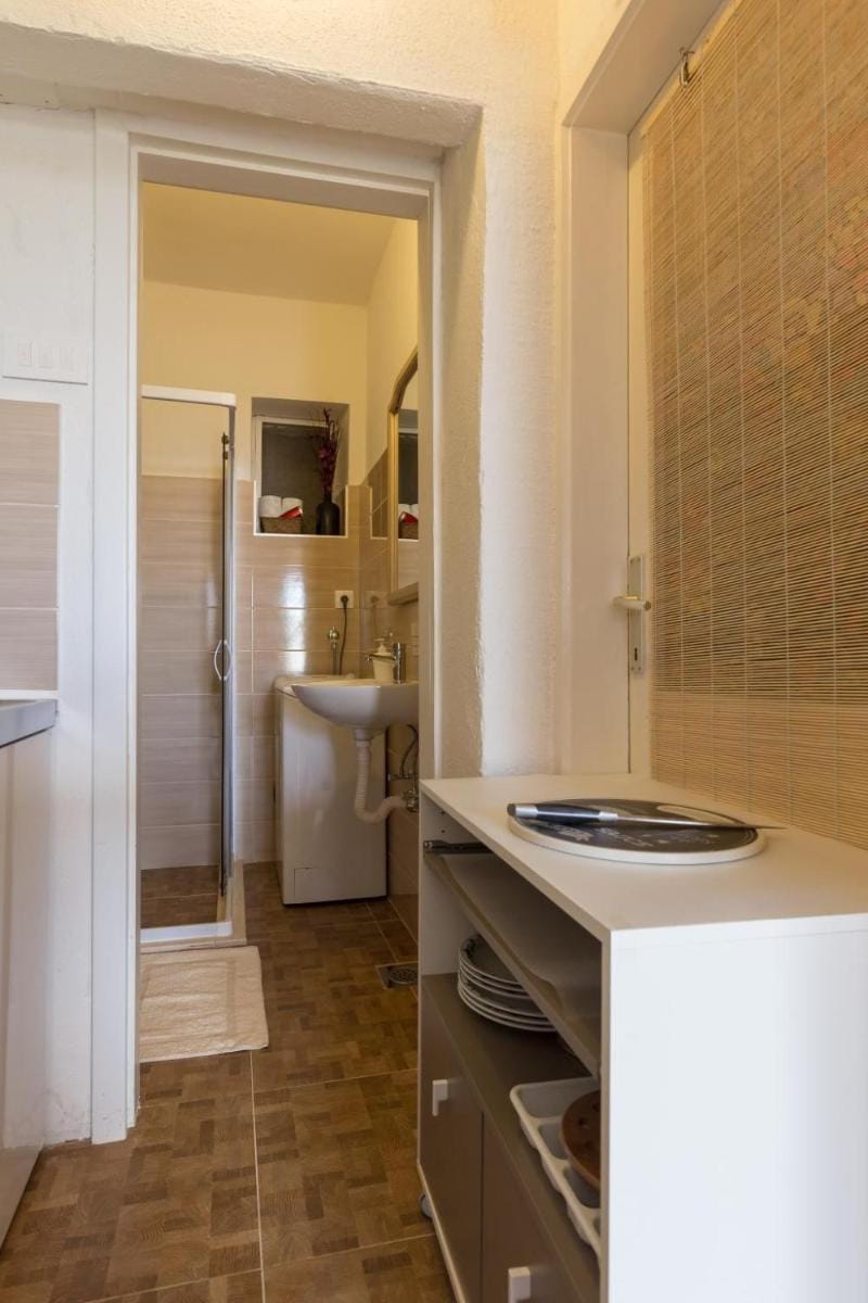 Apartment Purple Rain - Studio Apt with Terrace  Sea View Apartment in Dubrovnik