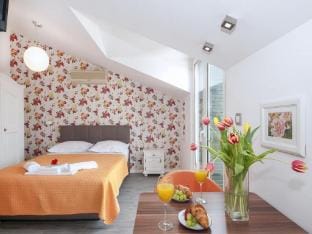 Apartments Villa Angela - Studio Apartment with Balcony and Sea View Dajana Apartment in Baška Voda