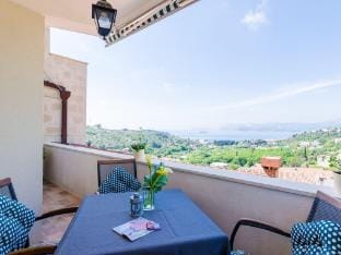 Apartments Villa Bell Memories- Two Bedroom Apartment with Balcony and Sea View A3 Apartment in Cavtat