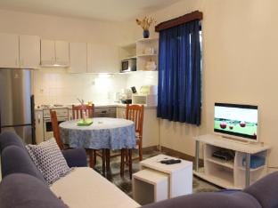Apartments Sweet Life - One-Bedroom Apartment with Terrace Nina ST Apartment in Split-Dalmatia County