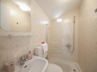 Apartments Villa Angela - Studio Apartment with Terrace and Sea View Angela Apartment in Baška Voda