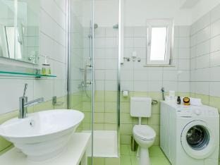 Apartments Knego - Comfort One Bedroom Apartment with Balcony and Sea View Apartment in Mlini