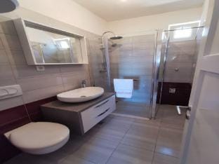 Apartment Nera ST - Two-Bedroom Apartment with Sea View Apartment in Split-Dalmatia County