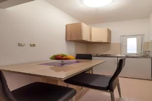 Apartments Nena ST - Standard One Bedroom Apartment with Balcony and Sea View A2 Apartment in Split-Dalmatia County
