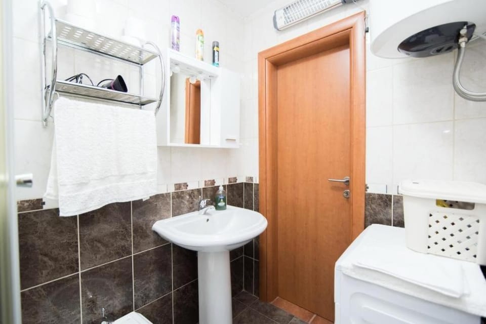 Apartment Budimir - Two Bedroom Apartment with Balcony Apartment in Split-Dalmatia County