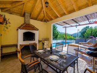 Villa Dalmatian Gem - Two-Bedroom Villa with Terrace and Swimming Pool Villa in Dubrovnik-Neretva County