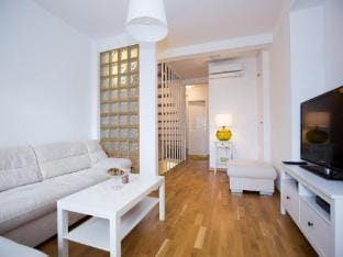 Apartment Nera - Triplex Two Bedroom Apartment with Balcony and Sea View Apartment in Dubrovnik