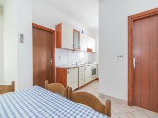 Apartments Neva- Two Bedroom Apartment with Balcony 4R Apartment in Selca, Brač