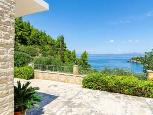 Bedroom holiday home with terrace Vacation rental in Dubrovnik-Neretva County