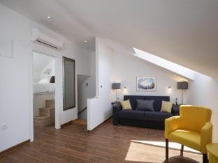 Amorino of Dubrovnik Apartments - One Bedroom Apartment with Balcony and Sea View Apartment in Dubrovnik