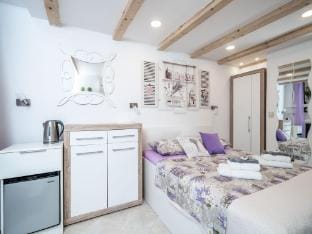 Lavender Room - Double Room Ground Floor Apartment in Dubrovnik