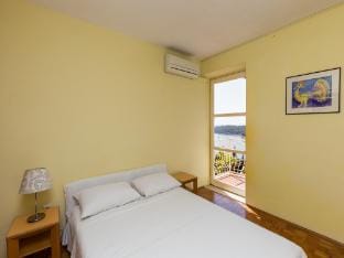 Beautiful Nest Rooms - Double Room with Balcony and Sea View Br. 1 Apartment in Dubrovnik