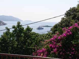 Villa Peragic - Triple Room with Balcony Apartment in Dubrovnik-Neretva County