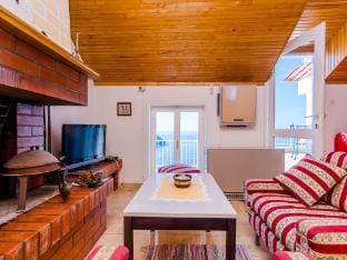 Apartment and Room Cicko - One Bedroom Apartment with Terrace and Sea View Attic Apartment in Dubrovnik