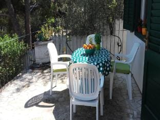 Holiday Home Pavarotti-Three Bedroom Holiday Home with Terrace Vacation rental in Split-Dalmatia County
