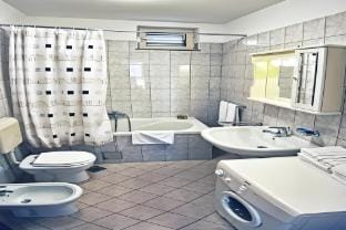 Apartments Sipa - Comfort Two Bedroom Apartment with Balcony and Sea View Apartman B Apartment in Dubrovnik