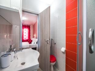 Apartments  Rooms Sunshine Home - Double Room  Red Apartment in Dubrovnik-Neretva County